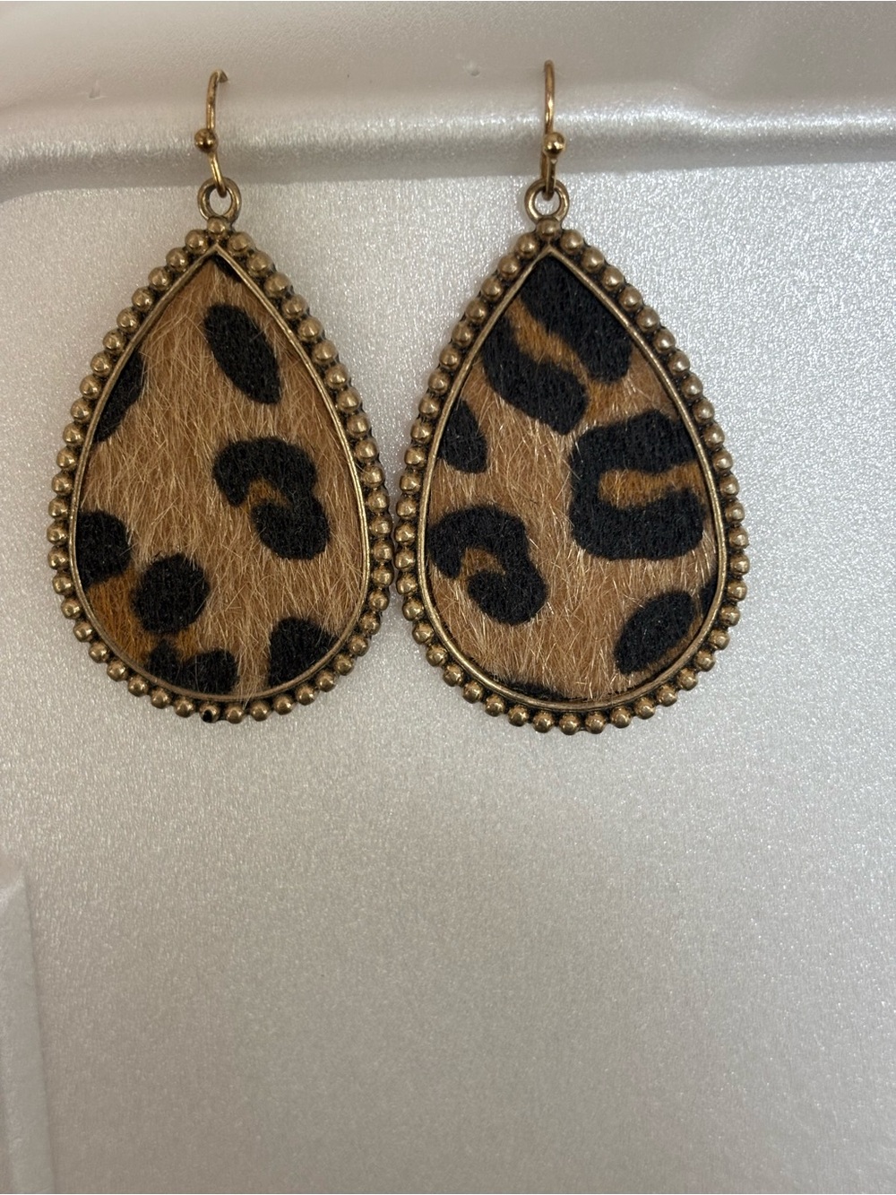 Leopard-Print Teardrop Earrings - Tan & Black